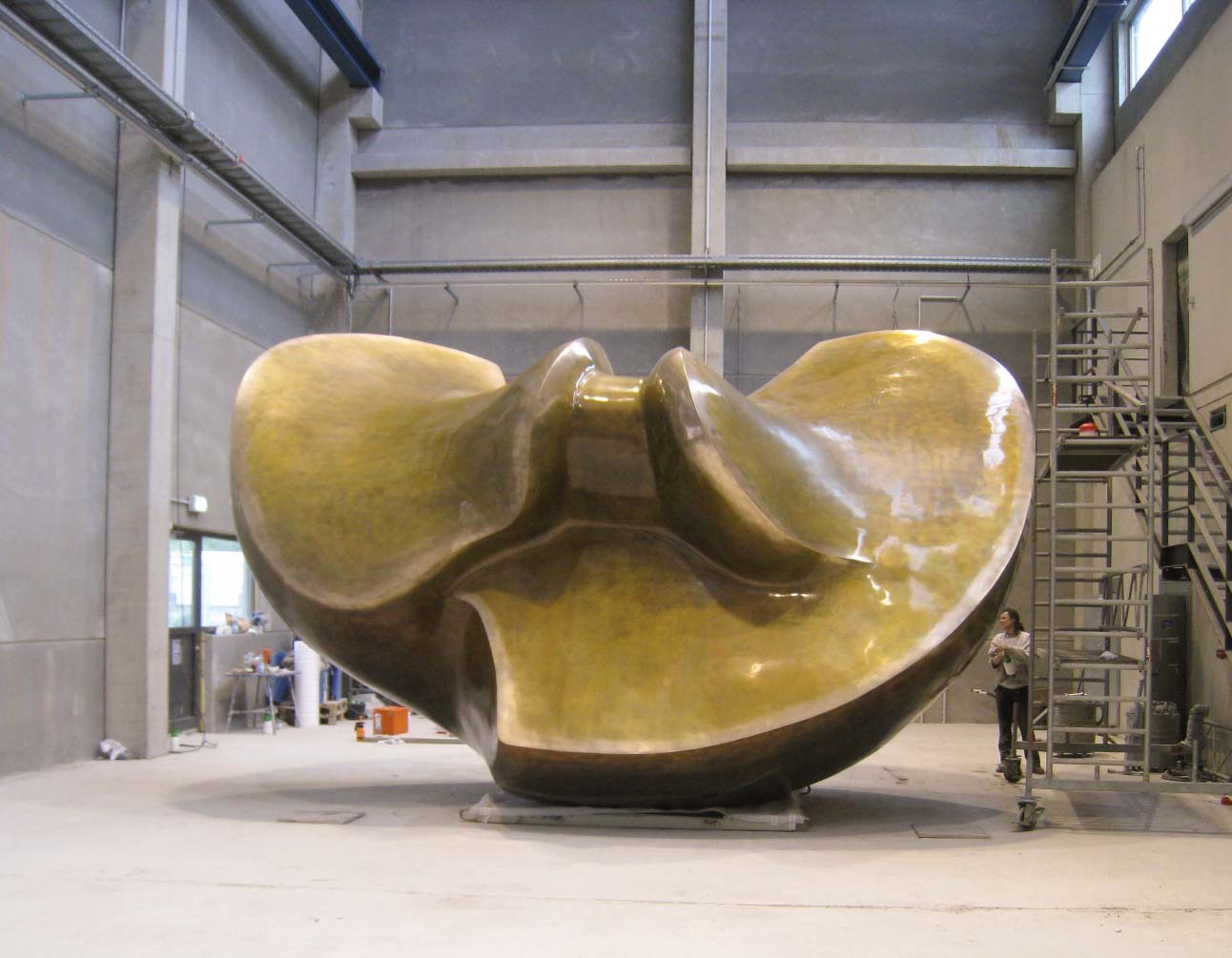 Aera Henry Moore Big Butterfly
